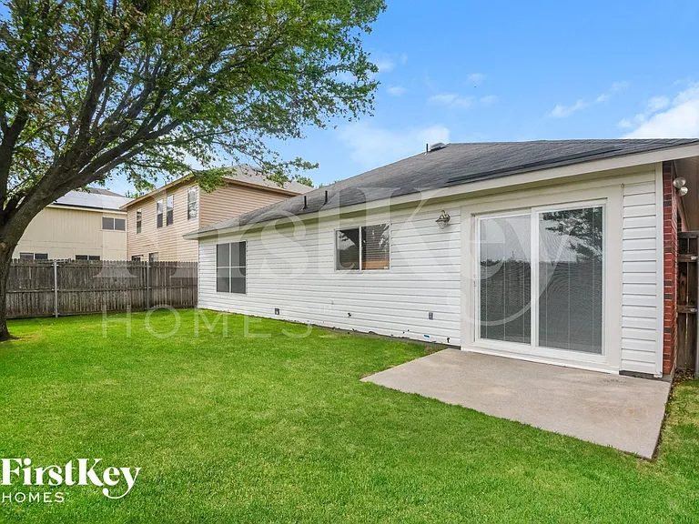 10125 Chapel Hill Ct — Photo 14