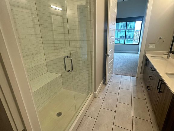 3rd image of 3479 Lakeside Dr NE #B