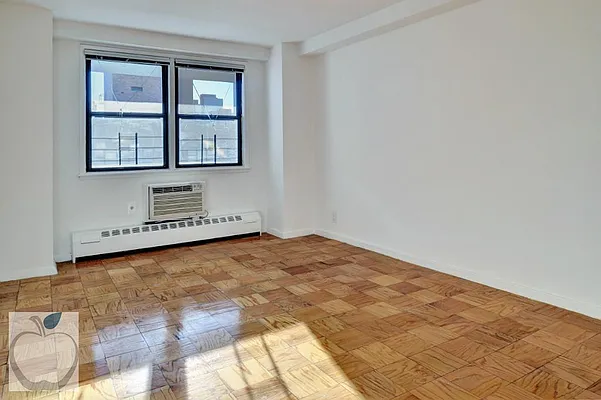 Rented by HOME RESIDENTIAL LLC | media 4