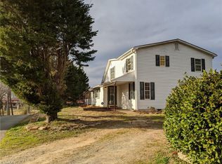 1334 White Rock Rd, Pinnacle, NC 27043