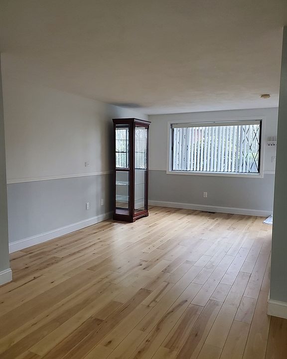2nd image of 2 Sterling Ln #2