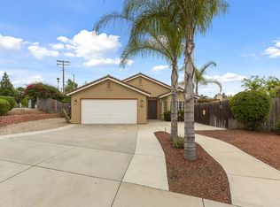 550 Hildale Cir, Vista, CA 92083