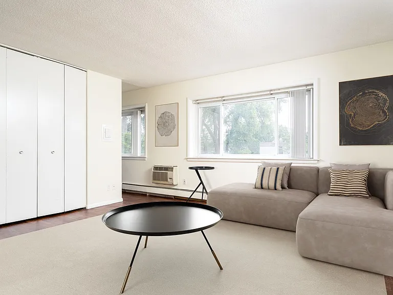 242 West Franklin Ave — Photo 14