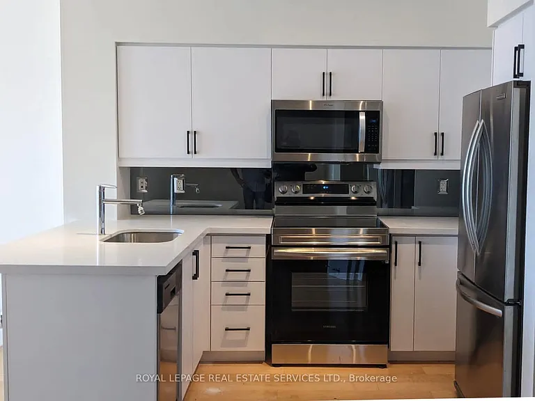 2885 Bayview Ave #207 — Photo 3