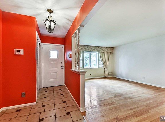 3rd image of 1135 Rosse Ave