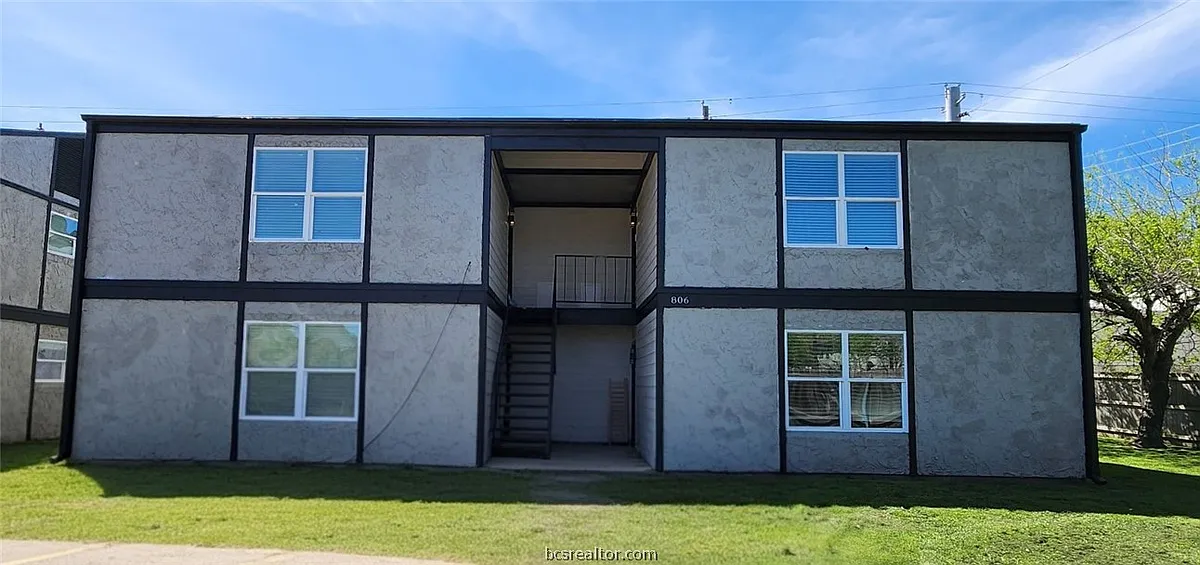 Building Photo - 806 Oran Cir #G