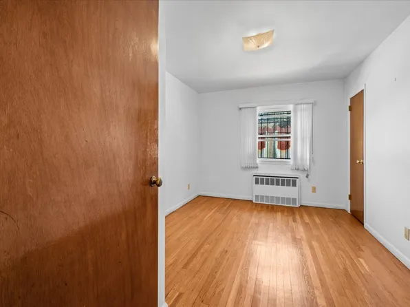 1344 East 64th Street image 9 of 27