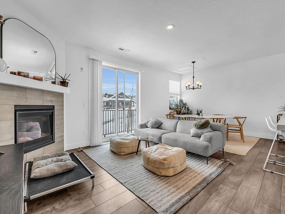 1st image of 3053 Cedar Dr #3
