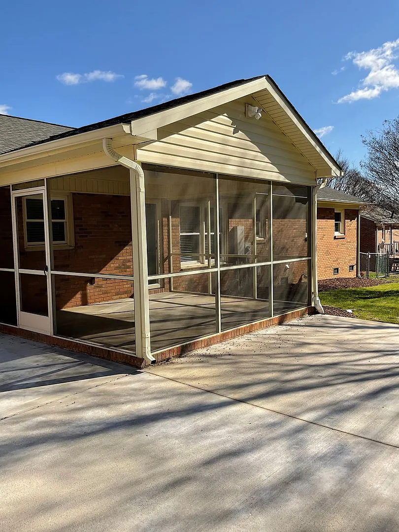 Coming soon! This is a Must See!! Beautiful three bedroom two full bath completely renovated!! — Photo 2