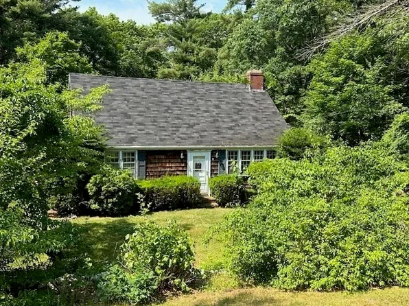 113 Plymouth St, Halifax, MA 02338