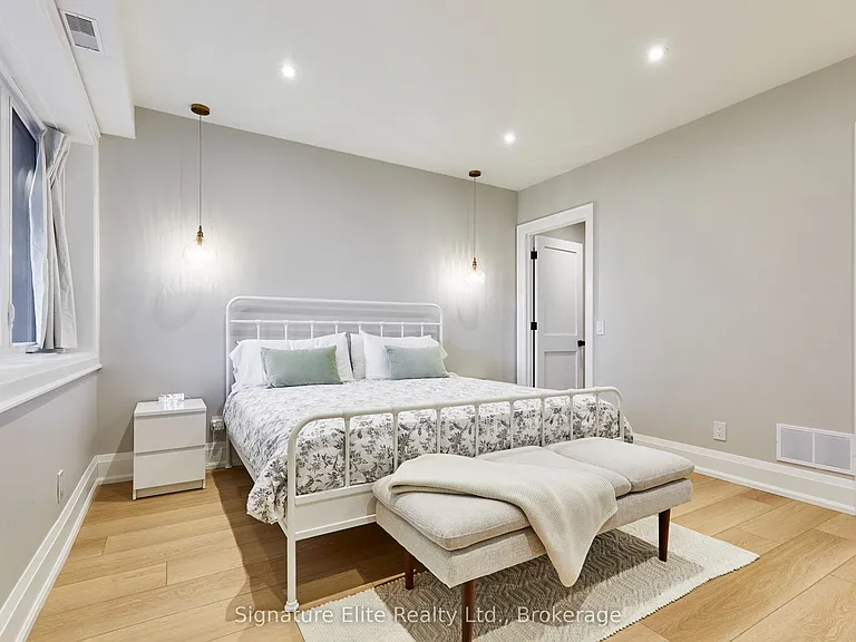 30 Amesbury Dr #2 — Photo 15