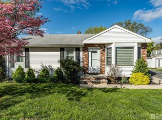 949 Yorke Rd, North Brunswick, NJ 08902