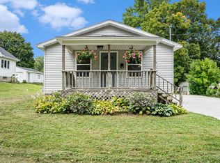 916 Yeomans St, Ionia, MI 48846