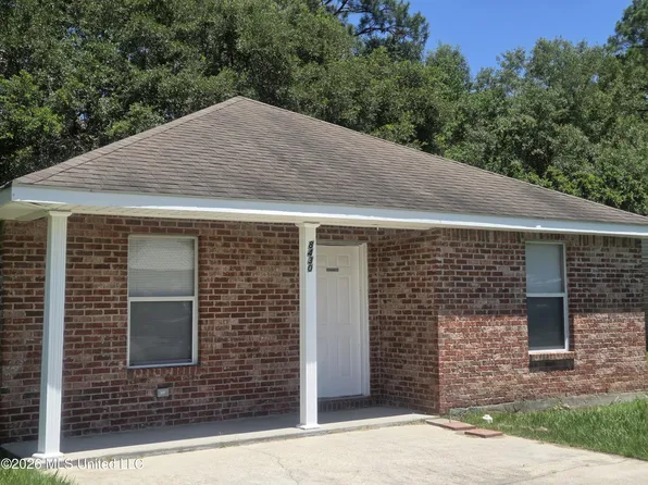 8430 Jeff Davis Dr, Bay Saint Louis, MS 39520