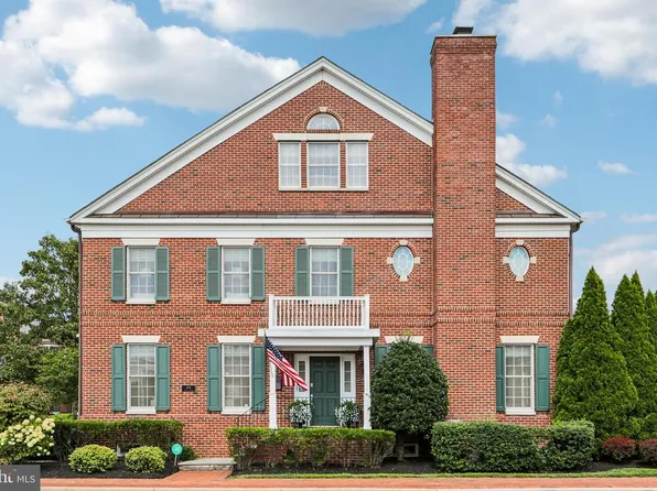 405 E Centre Ave, Newtown, PA 18940