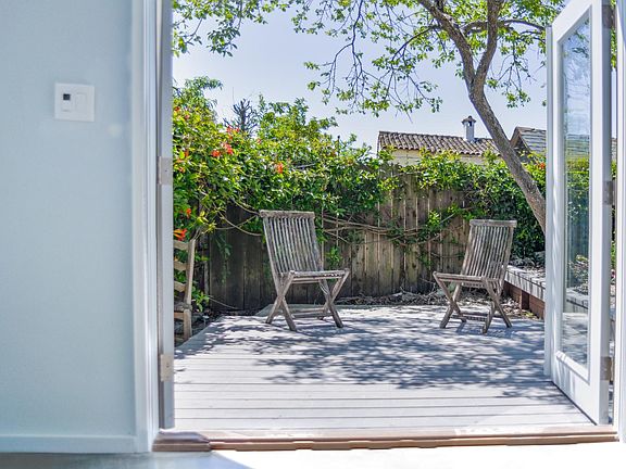 Deck off living room/kitchen