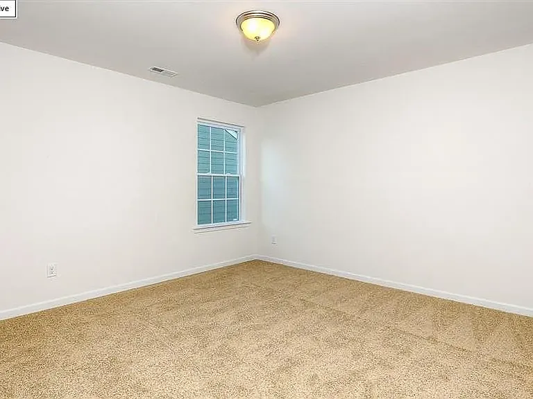 418 Grantham Ln — Photo 19