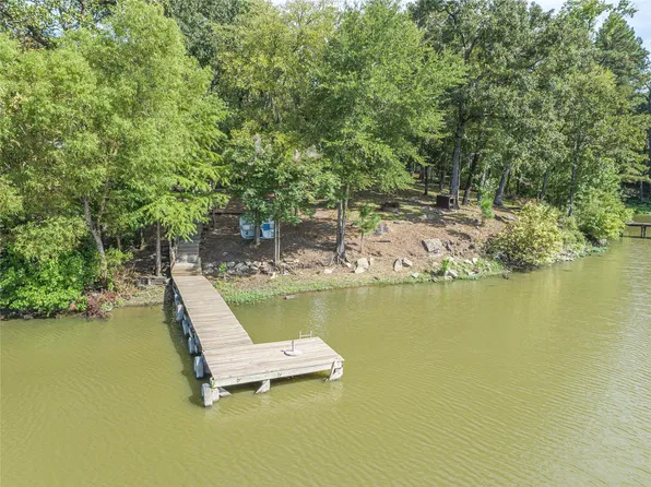 221 Chestnut Bnd, Huntsville, TX 77320