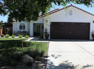 1134 Marks Ct, Dinuba, CA 93618