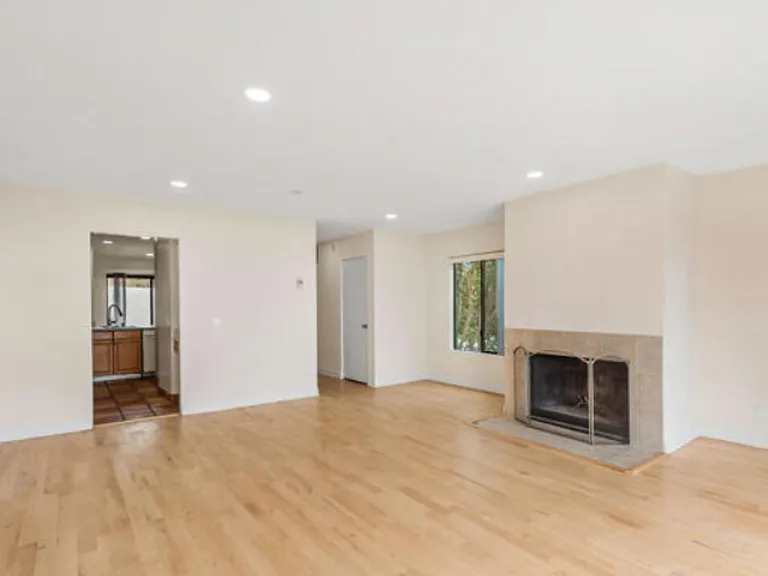 6798 Las Olas Way — Photo 4