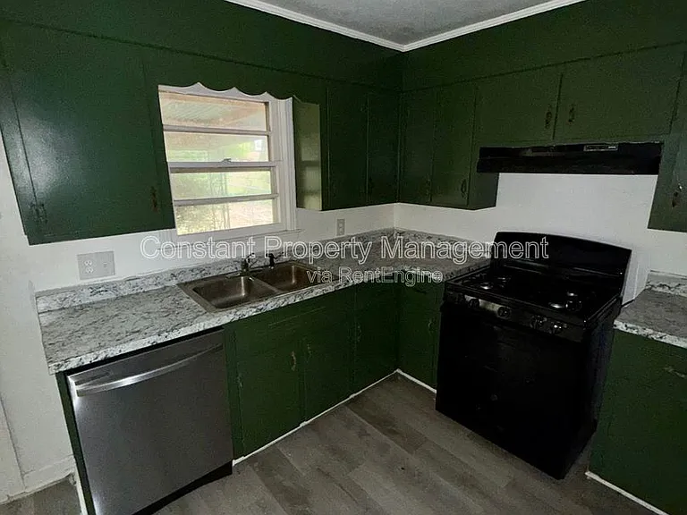 4158 Log Cabin Dr — Photo 8