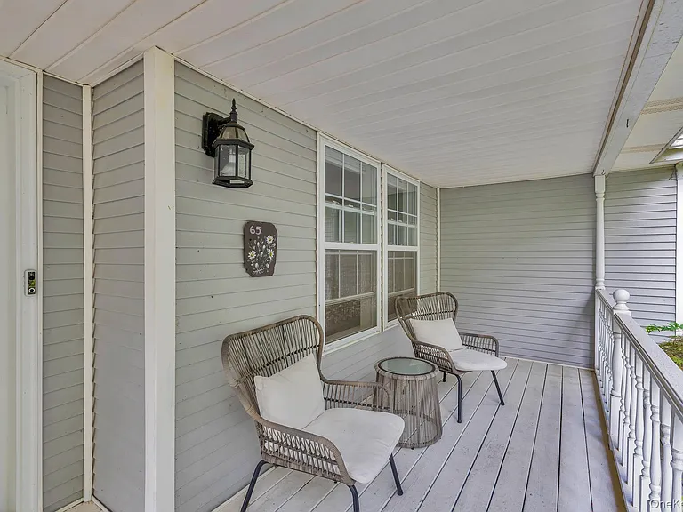 65 Mayfair Rd — Photo 7