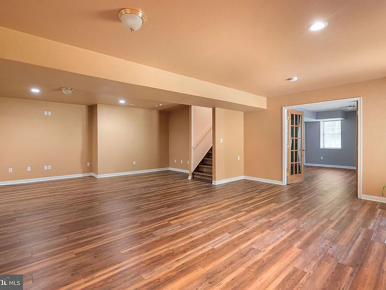 8009 Burrell Rd — Photo 41
