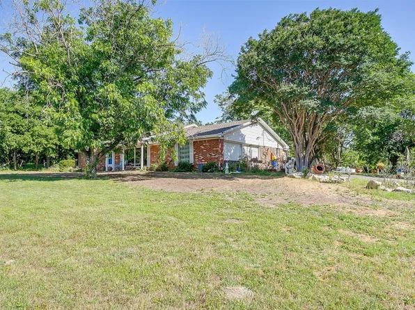 905 E Renfro St, Burleson, TX 76028