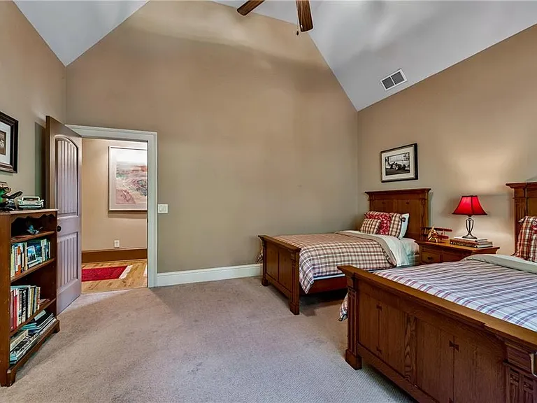6407 Grand Marina Cir — Photo 71