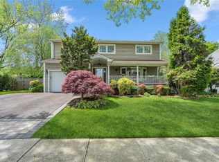 110 Cayuga Pl, Jericho, NY 11753