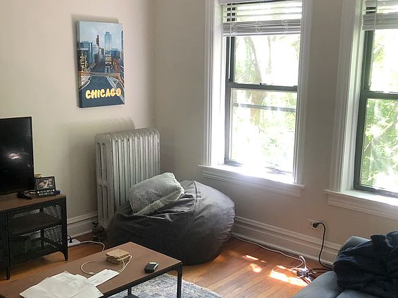4th image of 1056 W Lill Ave #2F
