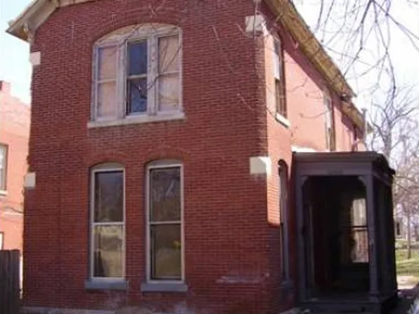 932 N 5th St, Quincy, IL 62301