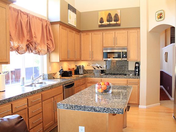 4th image of 731 Portofino Pl