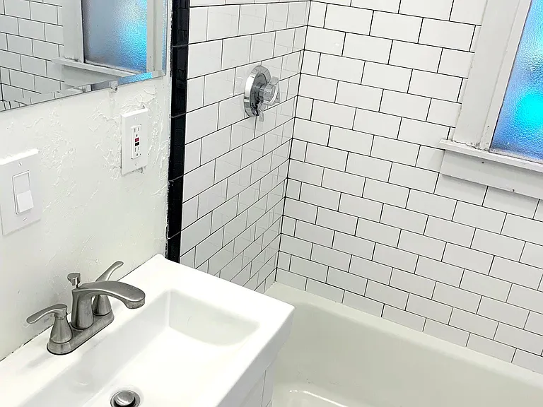 186 Waterman St #1 — Photo 38