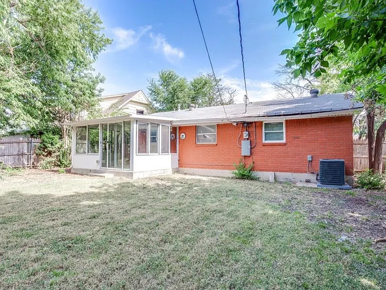 2908 SW 62nd St — Photo 35