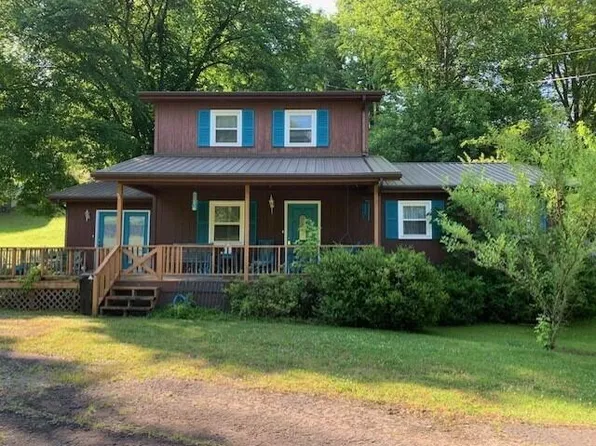 121 Cemetery Rd, Martin, KY 41649