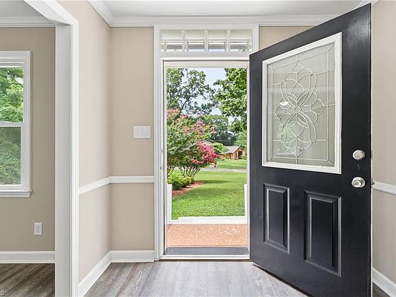 4th image of 3721 Herchel Ln