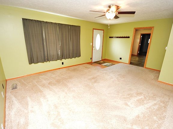 2nd image of 1858 Washington Dr