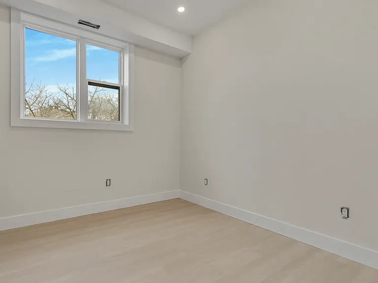 625 Harvie Ave #1 — Photo 24
