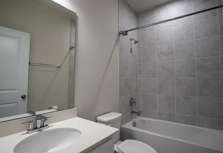 1270 Whispering Ln #1 — Photo 7