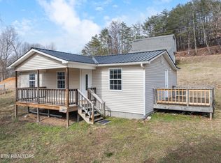 1327 Pinecrest Rd, Jacksboro, TN 37757