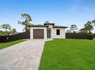 347 Columbus Blvd, Lehigh Acres, FL 33974