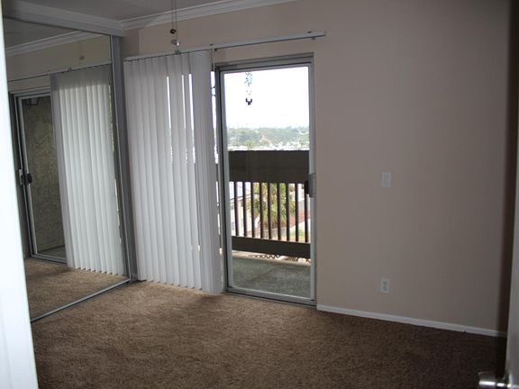 4th image of 615 Vine St Unit 9