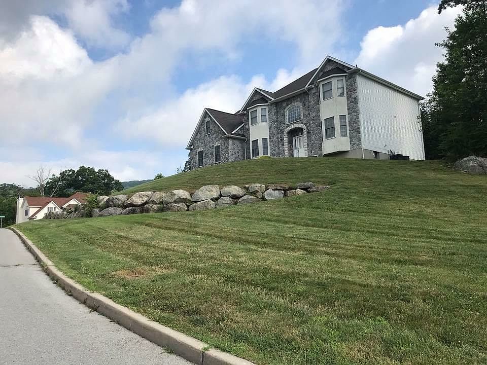 1st image of 12 Deer Run Trl