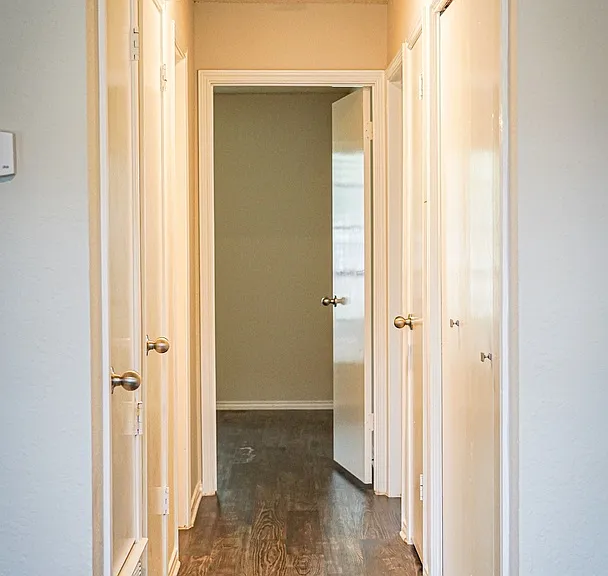 B 613-615 Barbara Jean — Photo 5