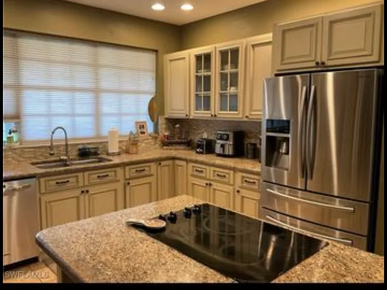 6715 Willow Lake Cir — Photo 5