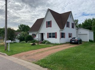 302 E 9th St, Neillsville, WI 54456