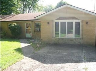 12215 S Kern Wood Dr, Muncie, IN 47302