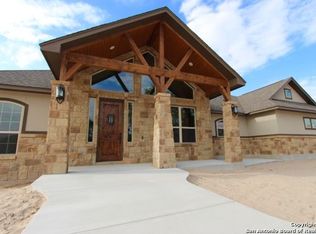 125 Champions Blvd, La Vernia, TX 78121