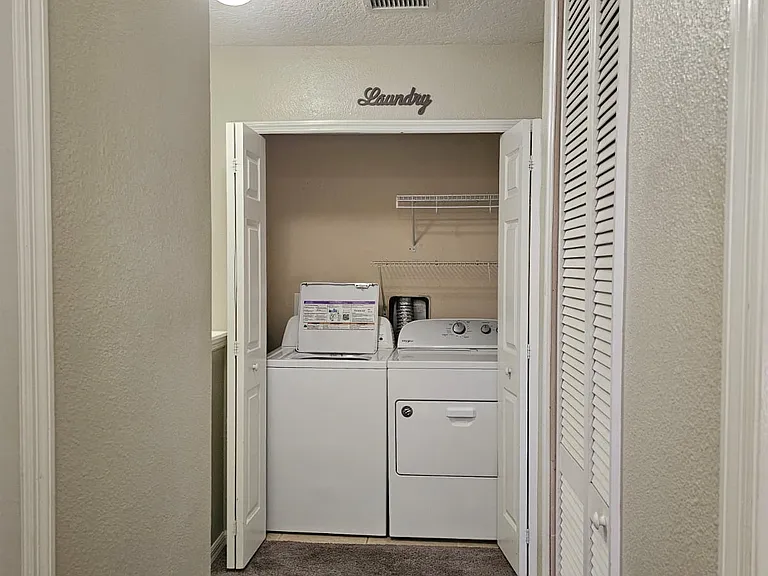 2761 Retreat View Cir — Photo 21